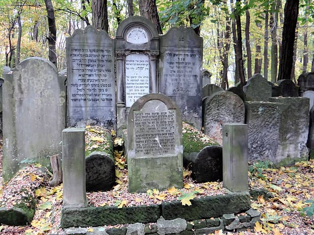 בית הקברות היהודי בוורשה